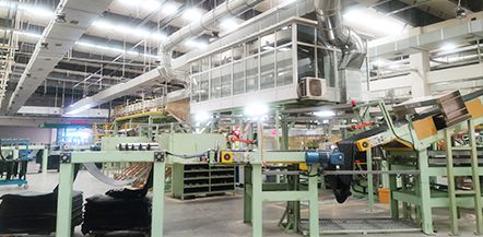 بعد تجديدين تقنيين وتطوير إطارات قاعدة عريضة في عامي 2009 و 2012 ، حققت Long March قدرة إنتاج سنوية للإطارات تبلغ 2 مليون مجموعة.